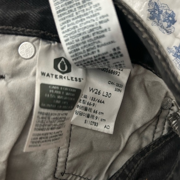 Levi’s Women 501 90s Straight Jeans - Picture 7 of 8